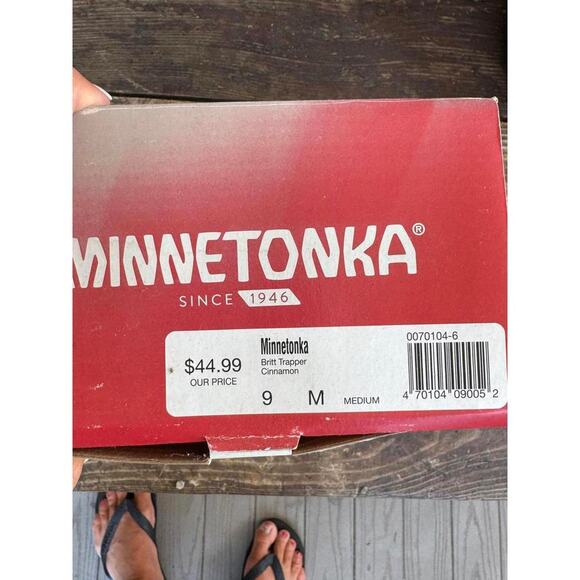 Minnetonka Britt Trapper in cinnamon NIB - Picture 3 of 3